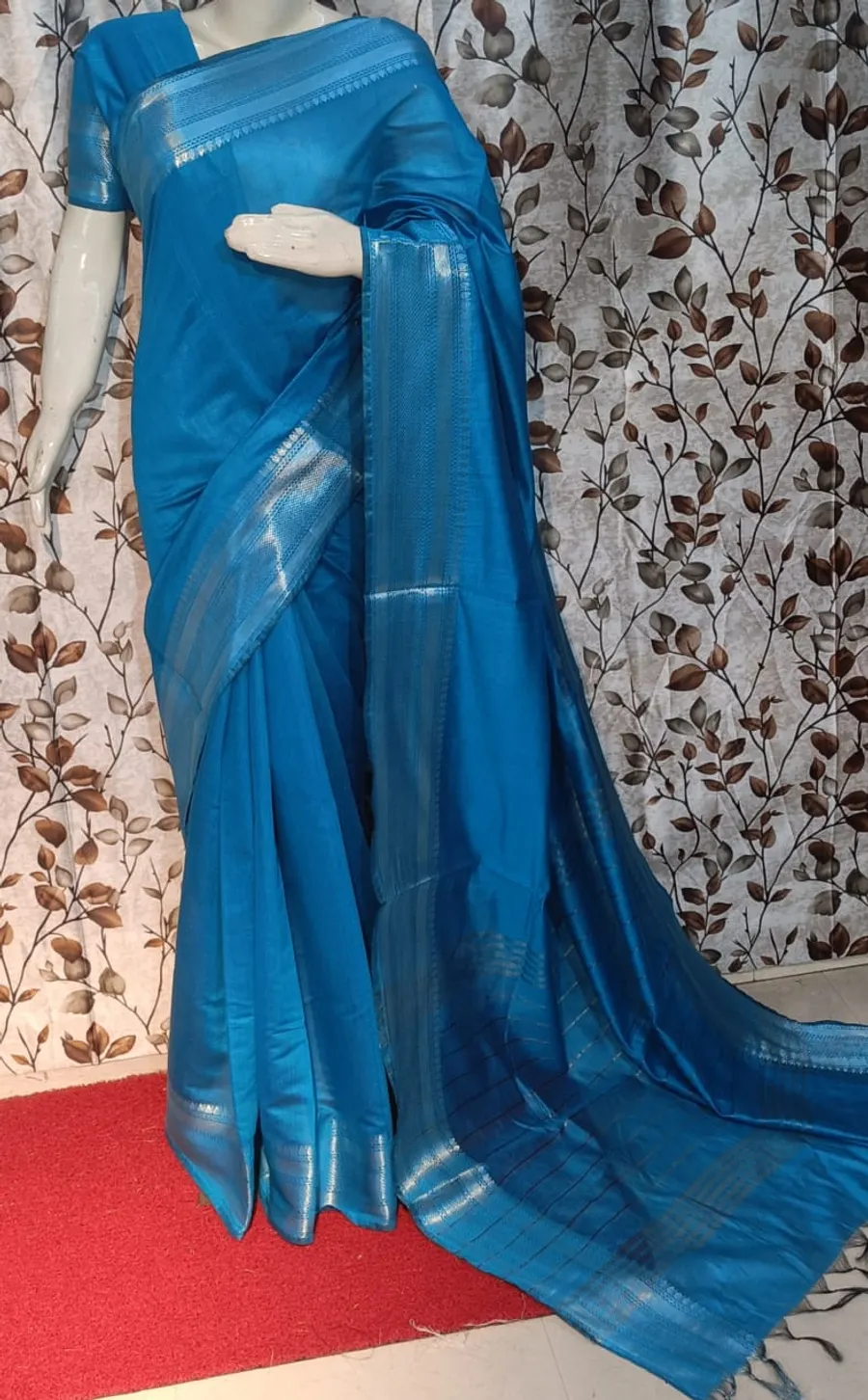 Handwoven Maheshwari Silk Saree with Zari Border 